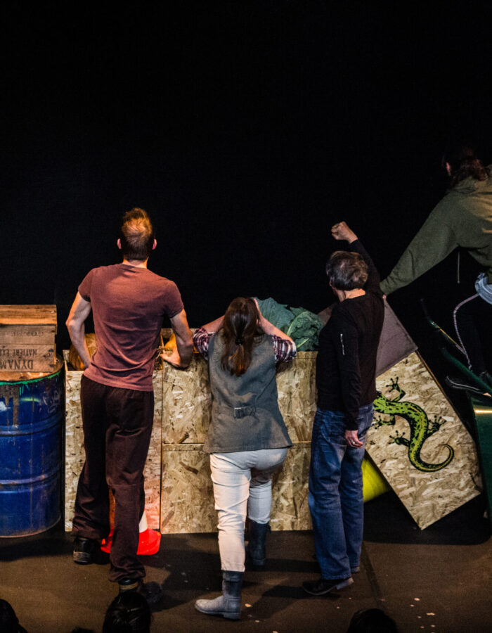 Nous étions debout final